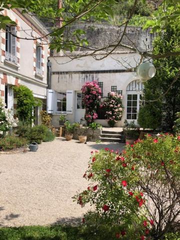 Les Troglos De La Tufoliere Acomodação com café da manhã Rochecorbon Exterior foto