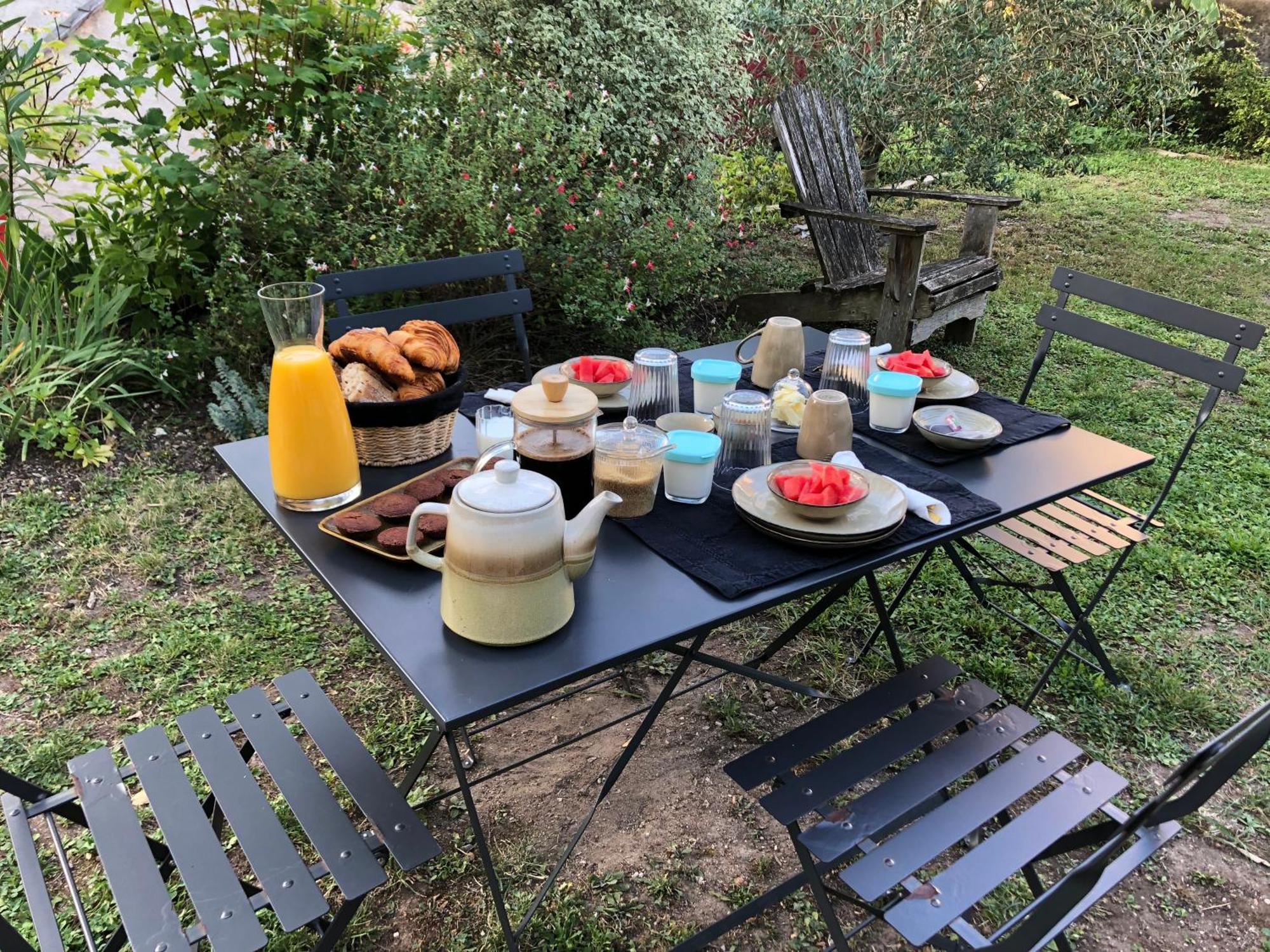 Les Troglos De La Tufoliere Acomodação com café da manhã Rochecorbon Exterior foto