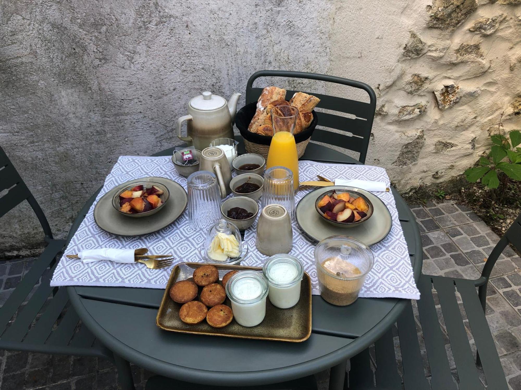 Les Troglos De La Tufoliere Acomodação com café da manhã Rochecorbon Exterior foto