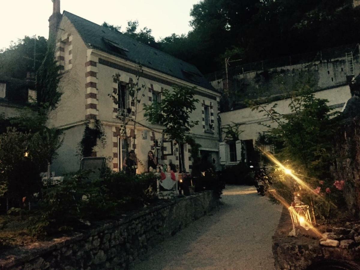 Les Troglos De La Tufoliere Acomodação com café da manhã Rochecorbon Exterior foto