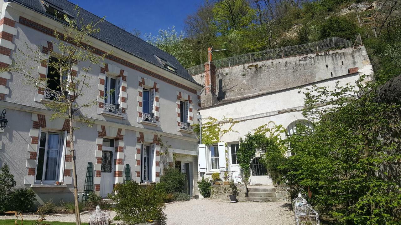 Les Troglos De La Tufoliere Acomodação com café da manhã Rochecorbon Exterior foto